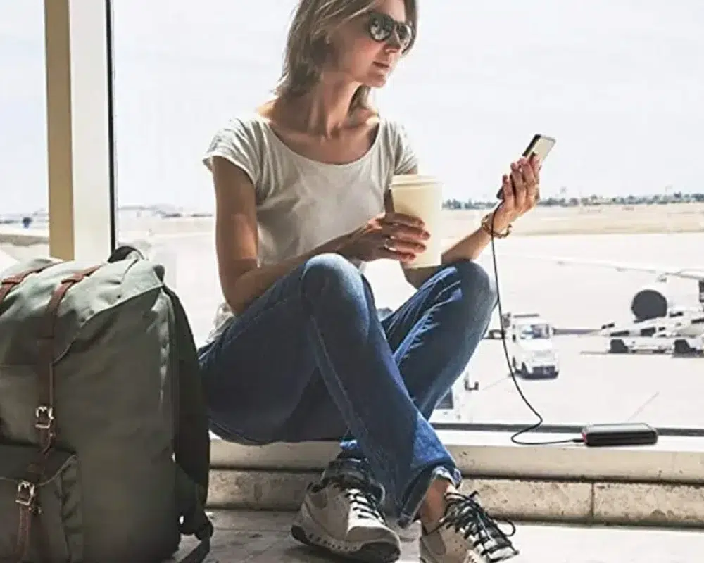 OSKO USB cable while travel