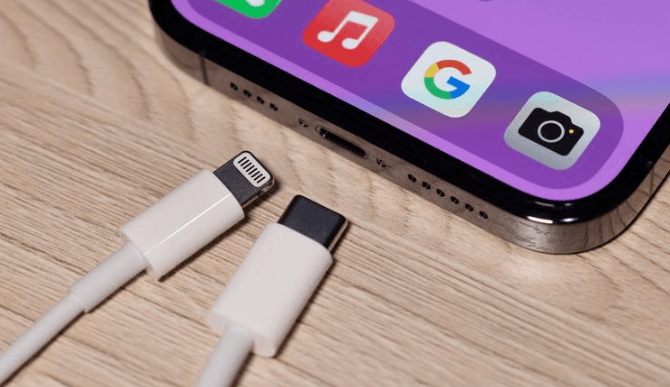 USB-C to Lightning Cable Apple
